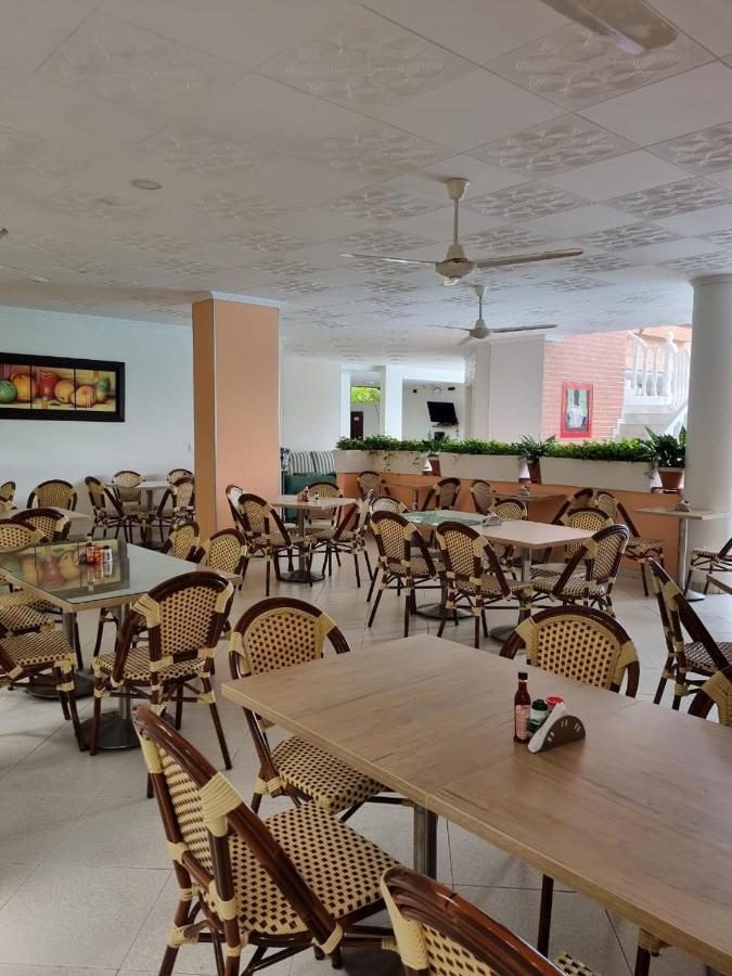 Zahira Hotel Melgar Kültér fotó