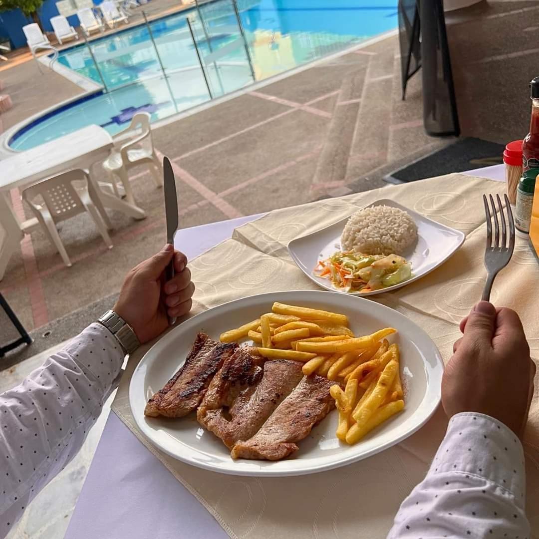 Zahira Hotel Melgar Kültér fotó